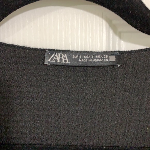 Zara black dress with bubble sleeve. - Picture 4 of 4